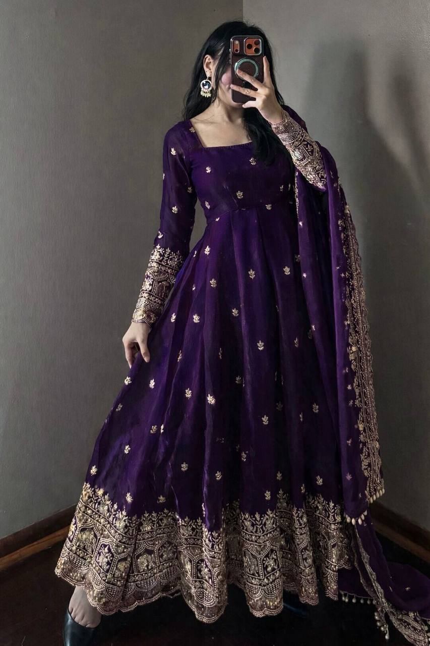 Gorgeous Anarkali Suit for Rich Look