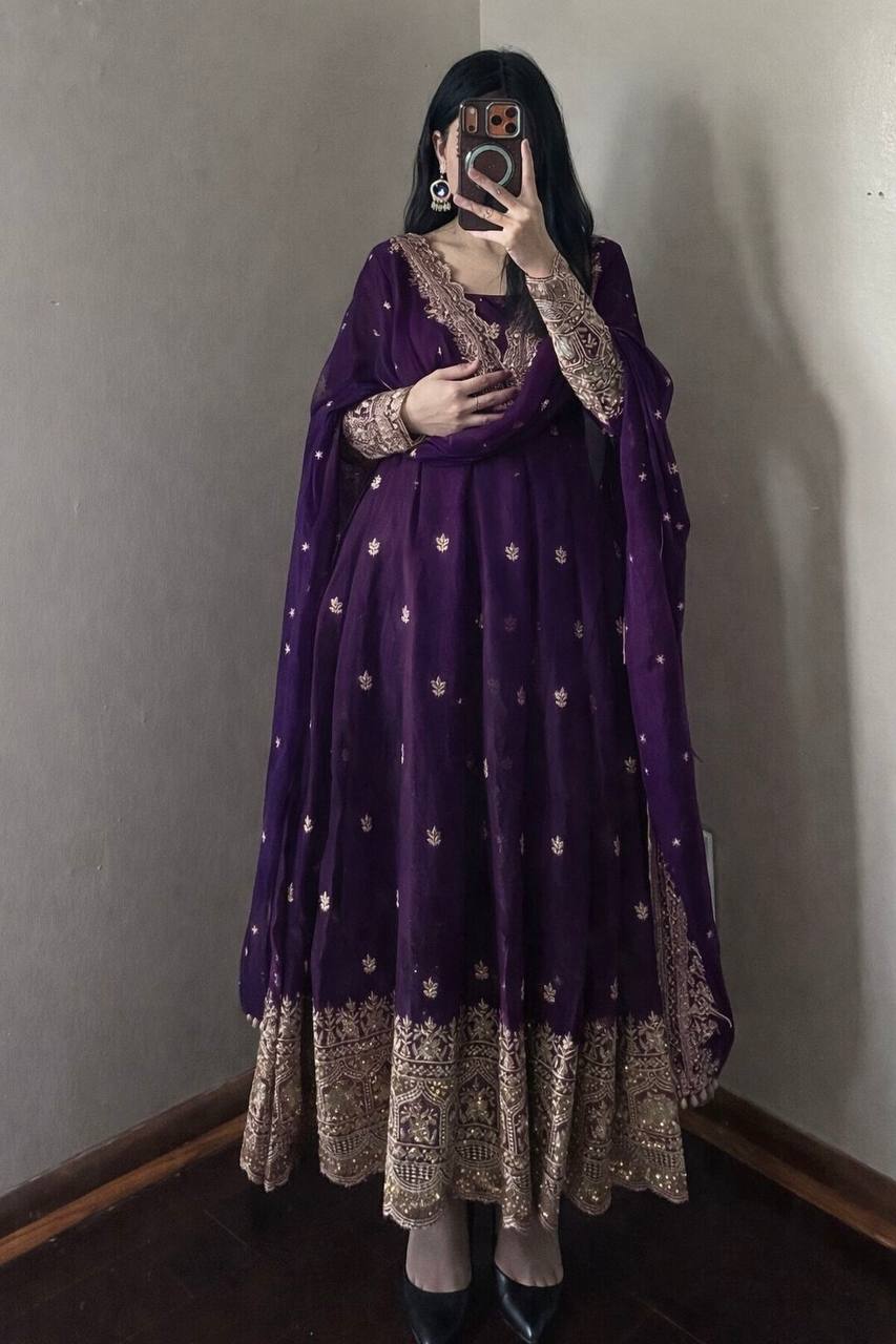 Gorgeous Anarkali Suit for Rich Look