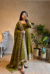 Gorgeous Anarkali Suit for Rich Look